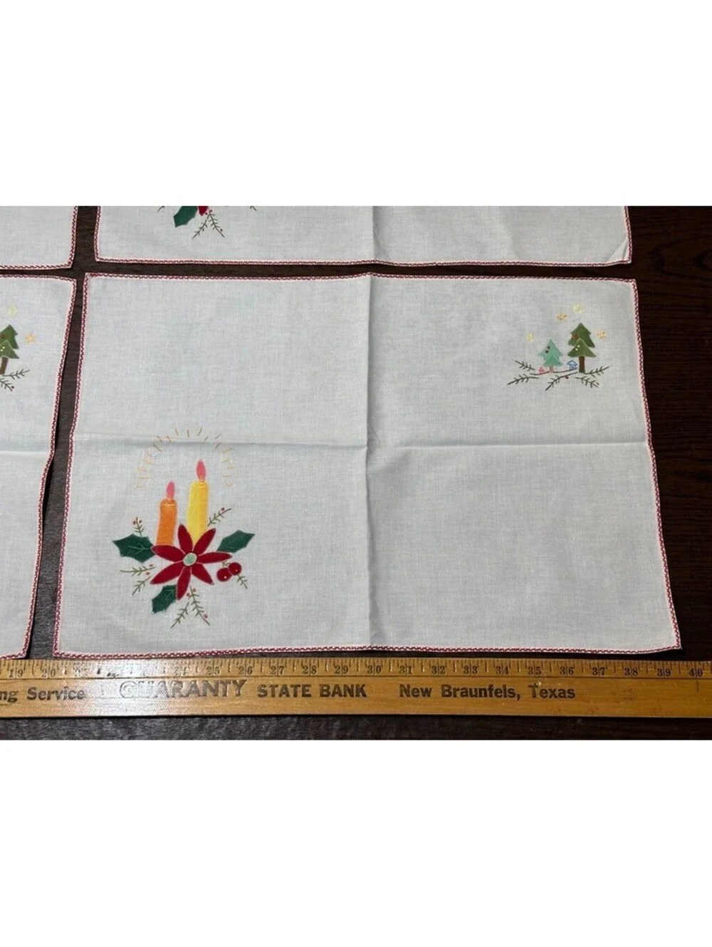 Vintage Christmas Table Runner, 4 Placemats, 4 Napkins, 2 Decorative Towels